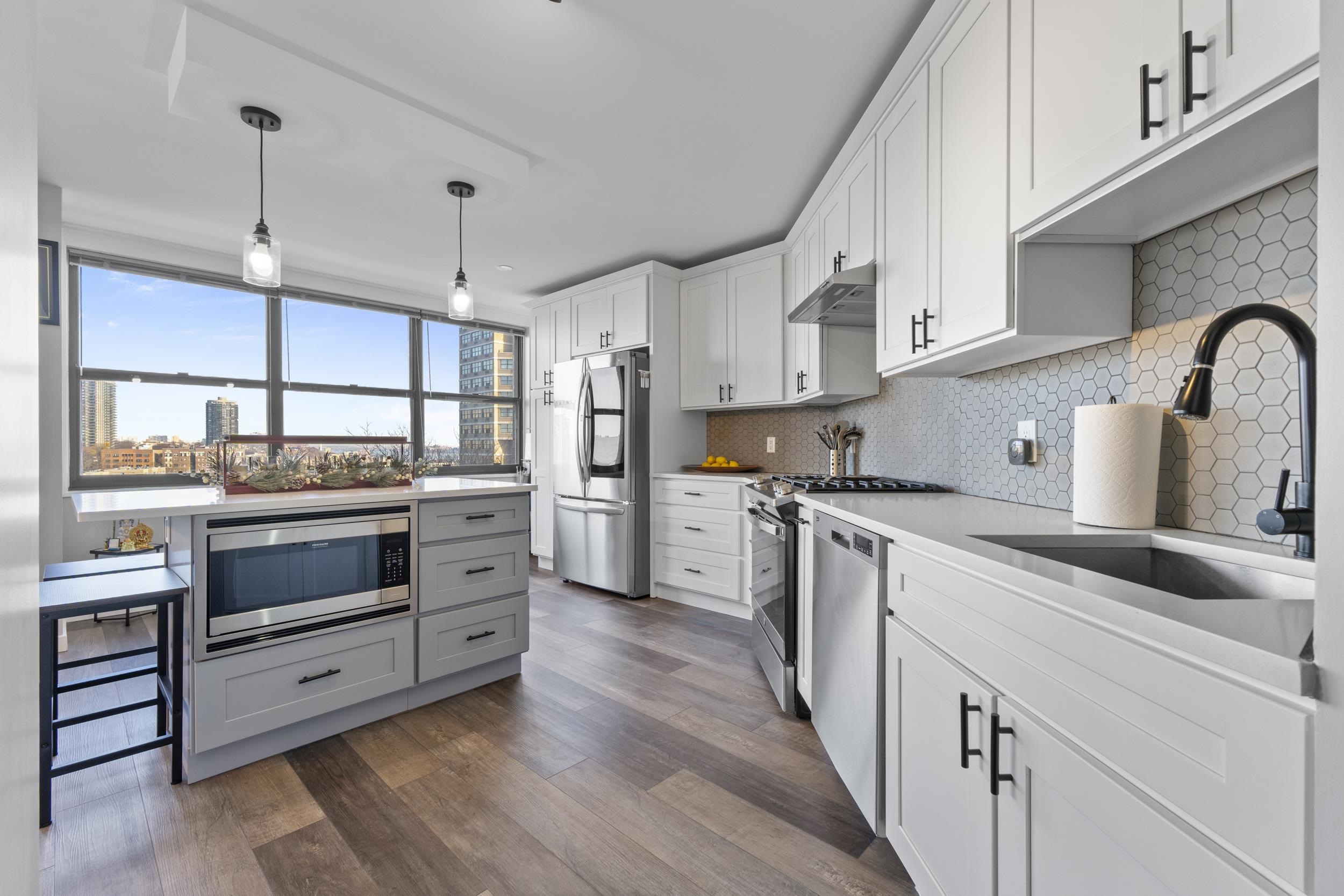 7000 Blvd East #26K, Guttenberg, New Jersey image 2