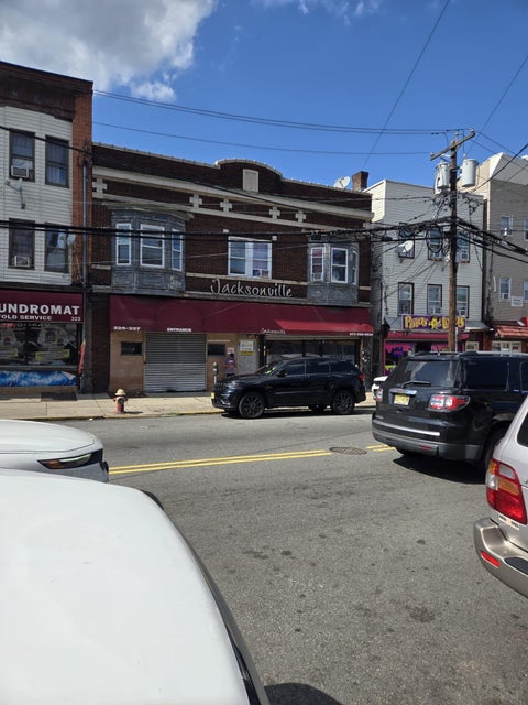 Apartment For Rent - 325 Grand St #2L<br/> Passaic County, Paterson, NJ 07505