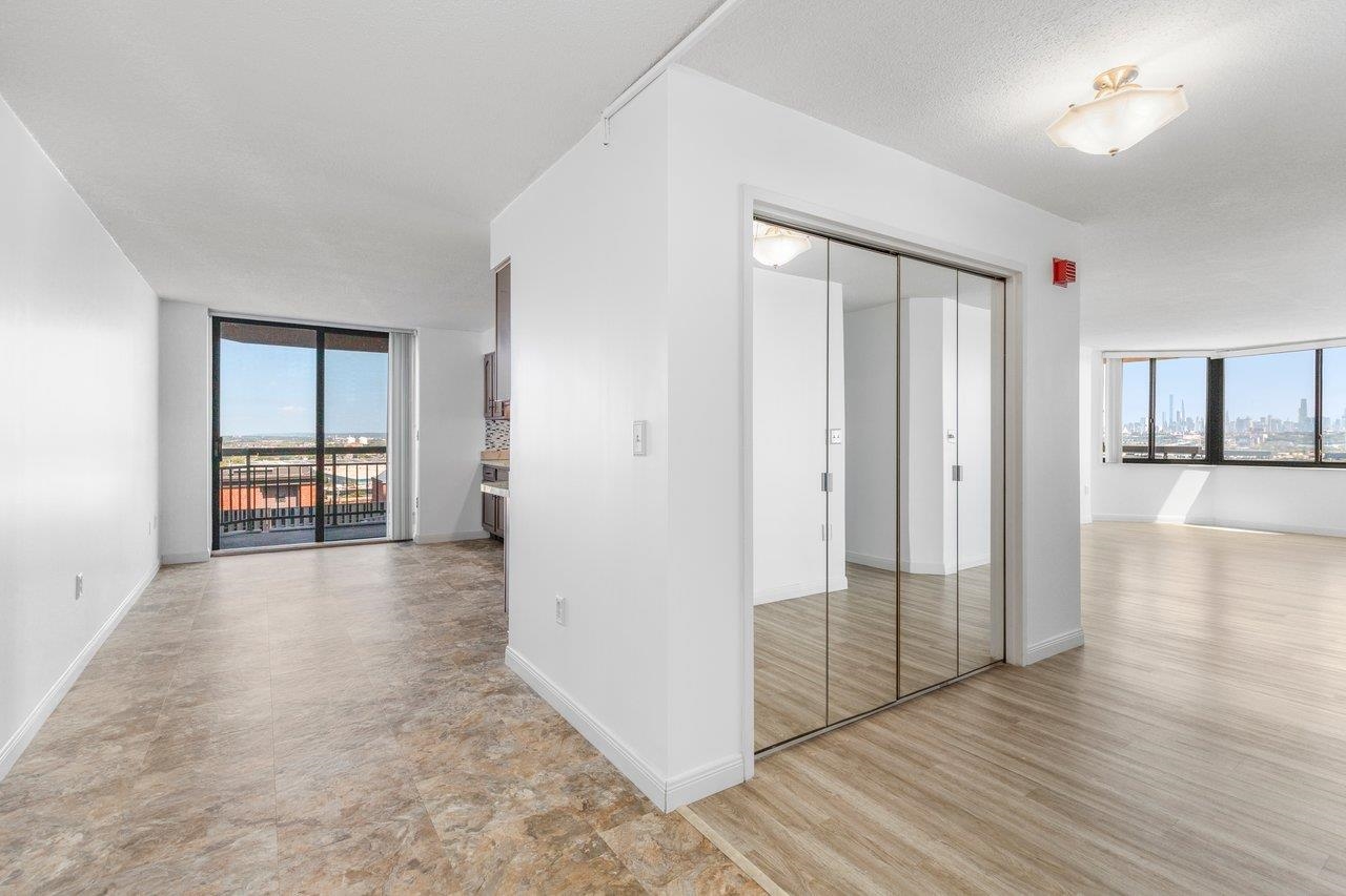 1705 HARMON COVE TOWER 1705