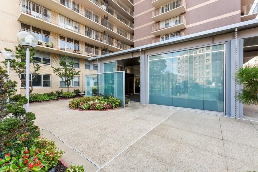 6040 Blvd East #32L, West New York, New Jersey image 30