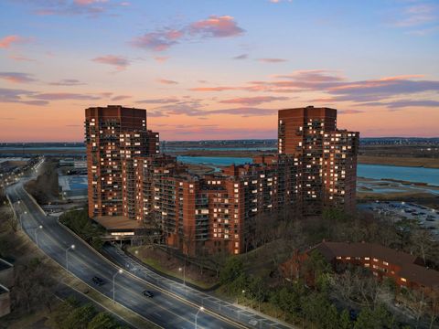 427 HARMON COVE TOWER 427 Secaucus NJ 07094