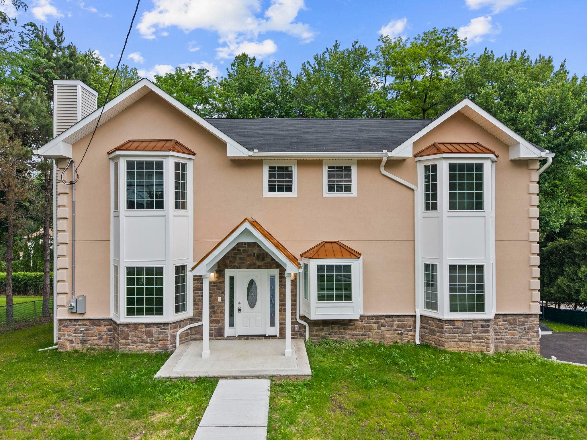418 EAST AVE