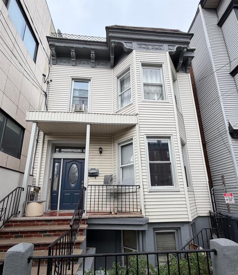 Multifamily For Sale - 2808 Palisade Ave<br/> Weehawken, NJ 07086