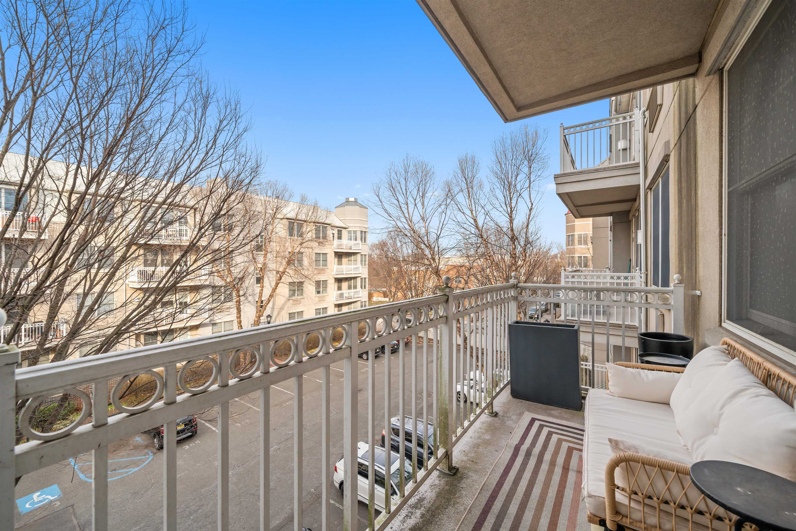 4 CONSTELLATION PL 301