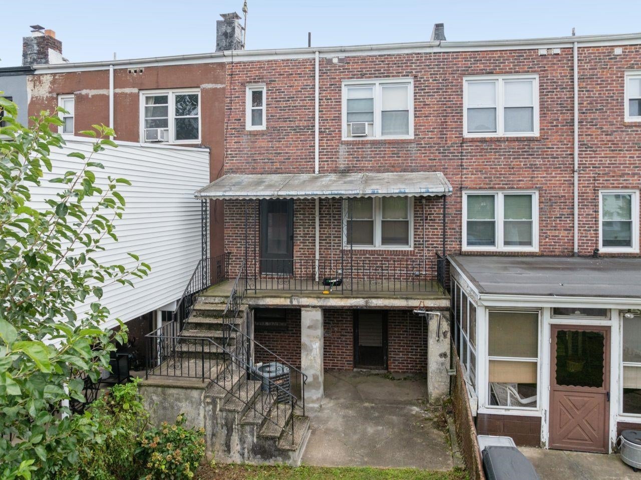 71 3RD ST