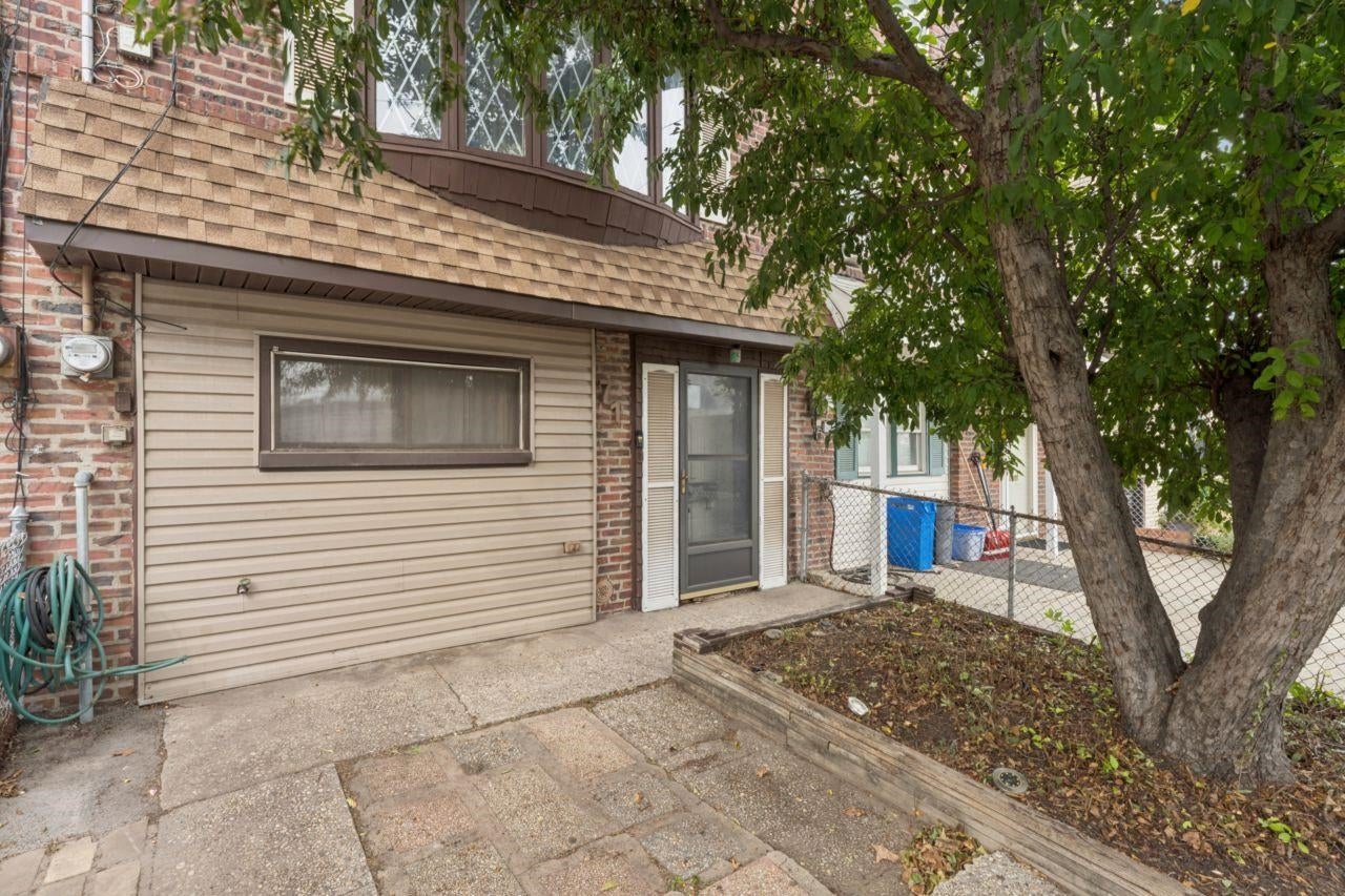 71 3RD ST