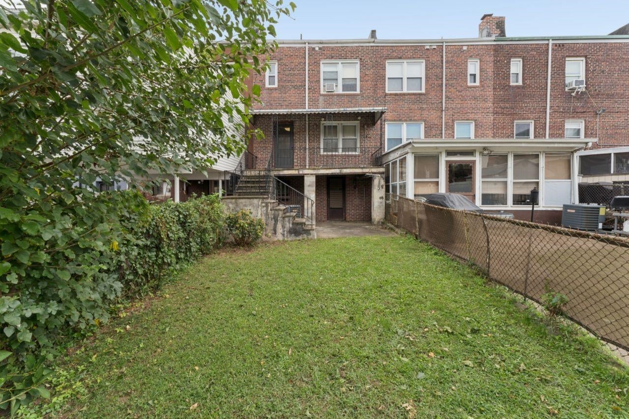71 3RD ST