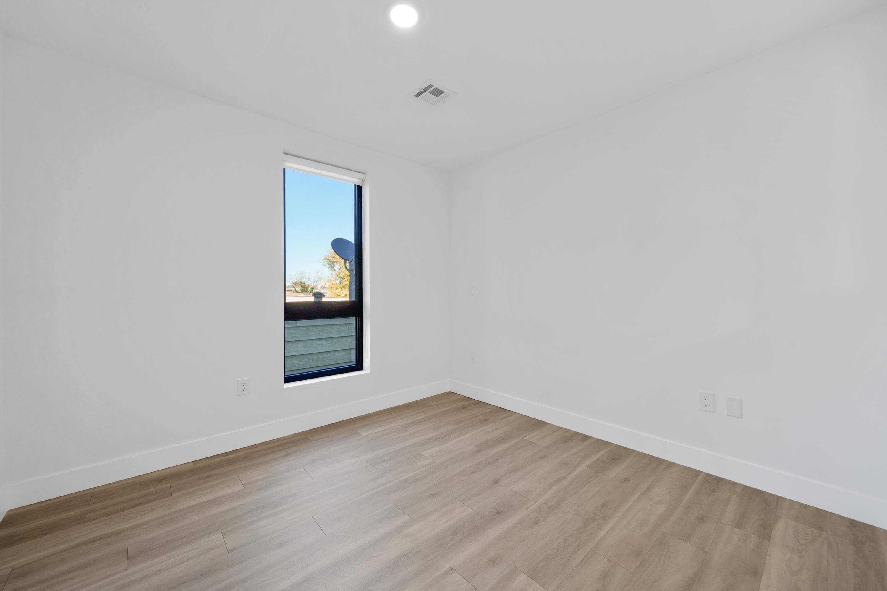 115 West  2nd St #301, Bayonne, New Jersey image 8