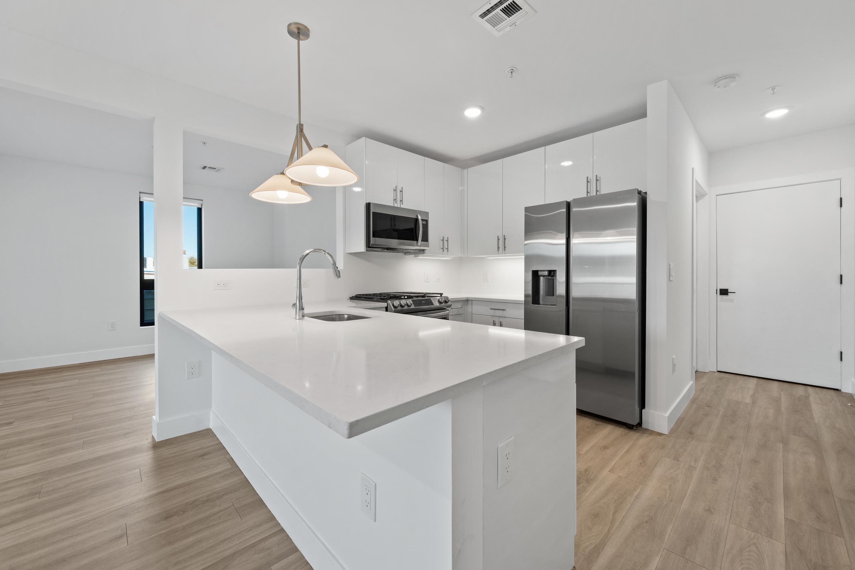 115 West  2nd St #301, Bayonne, New Jersey image 4