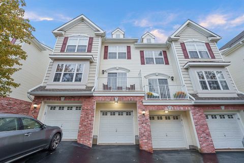 Townhouse For Sale - 62 Boatworks Dr<br/> Bayonne, NJ 07002