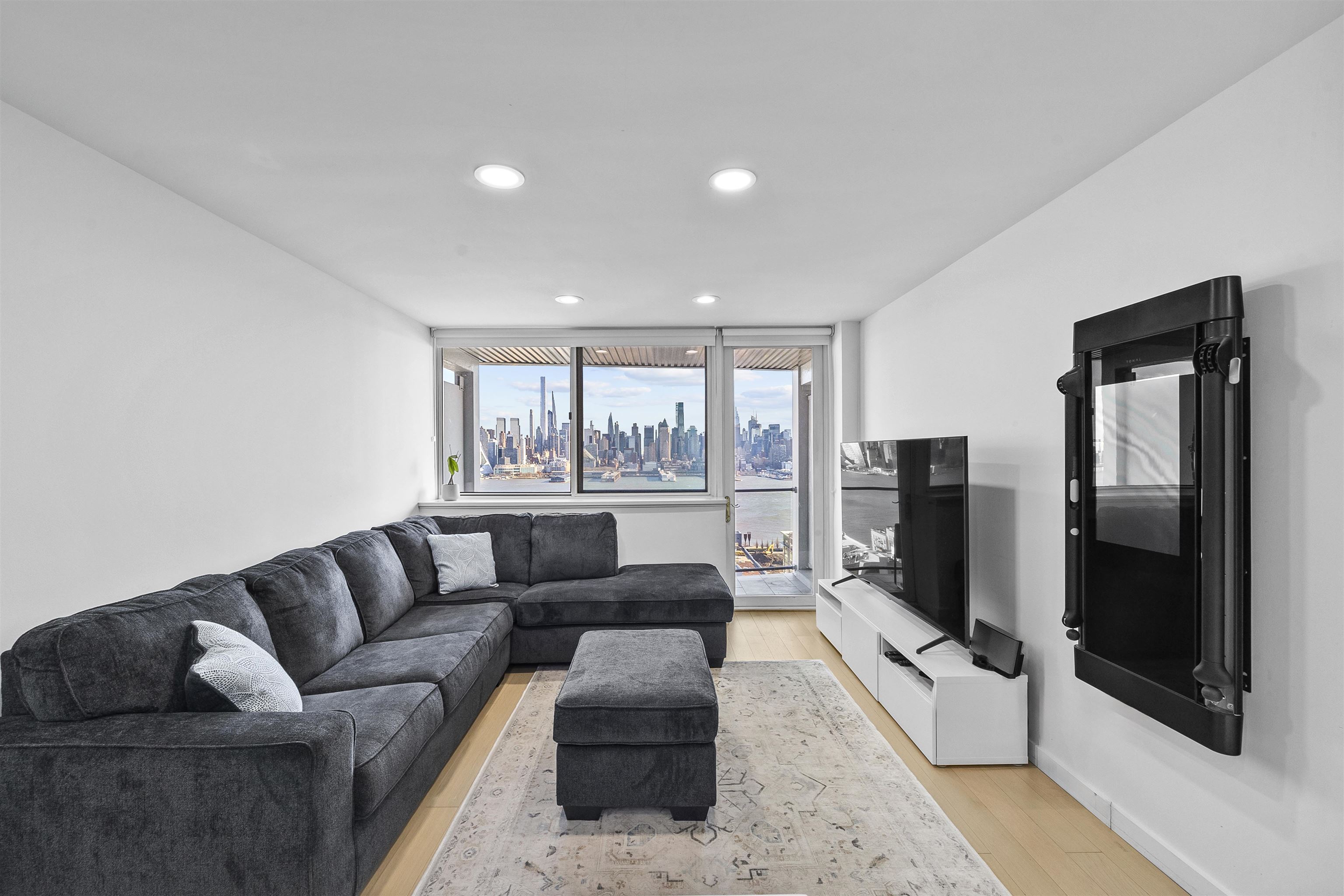 899 Blvd East #8G, Weehawken, New Jersey image 3