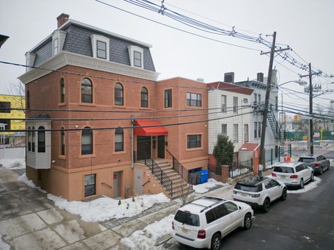 Condo For Sale - 133 Clifton Pl #3<br/> Hudson County, Jersey City, NJ 07304