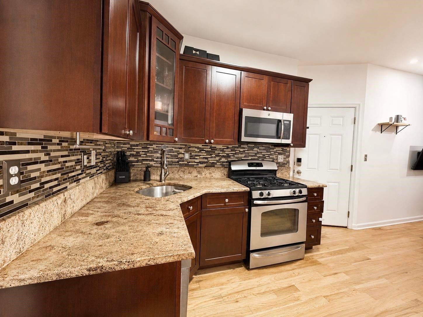 83 MAPLE ST 2L