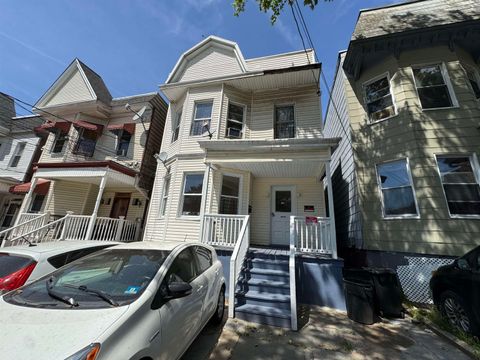Apartment For Rent - 130 Highland Ave #1<br/> Jersey City, NJ 07307
