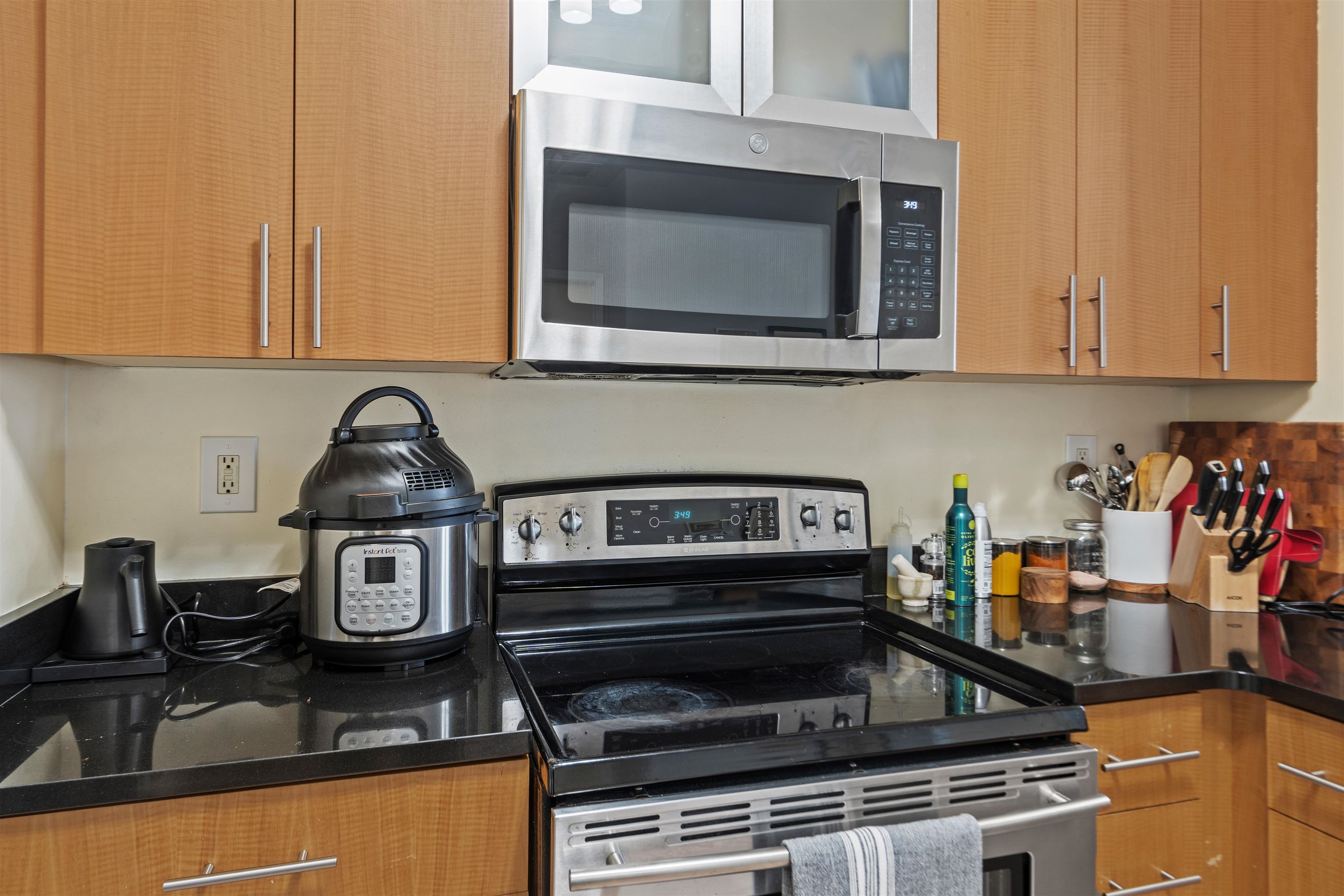 24 Avenue At Port Imperial #305, West New York, New Jersey image 3