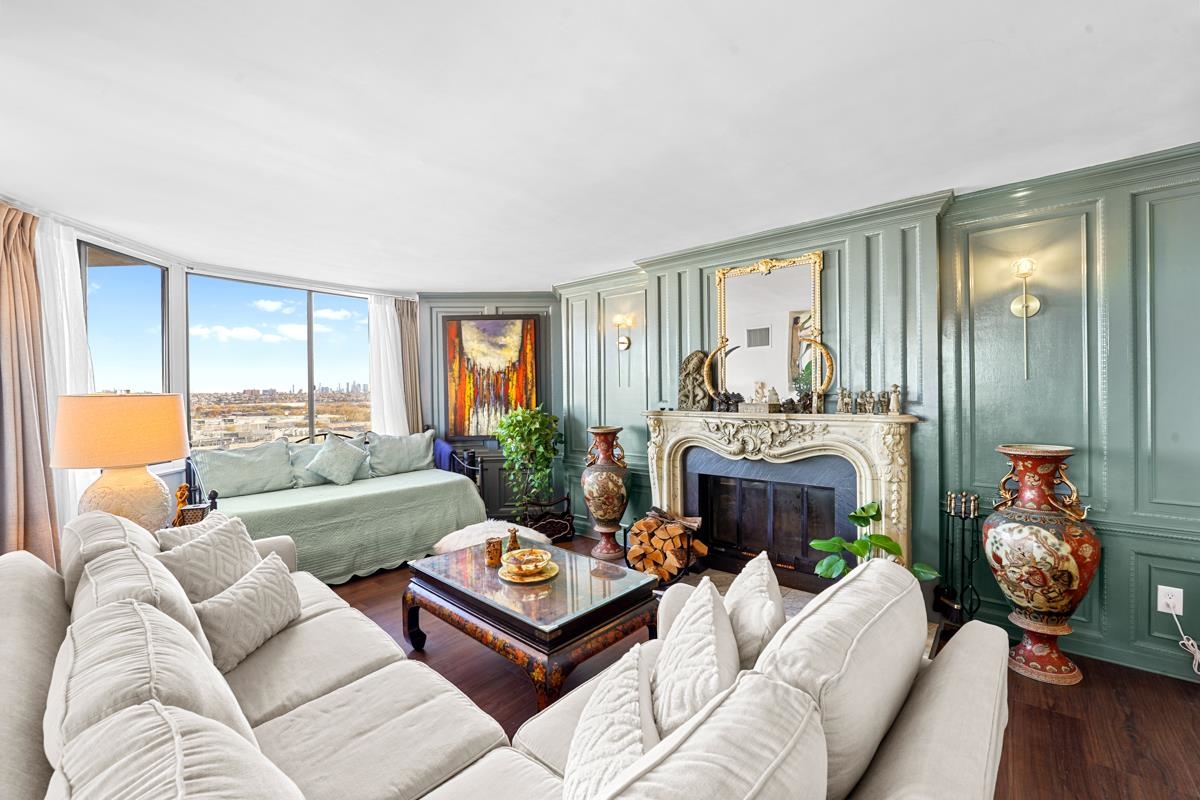 2005 HARMON COVE TOWER