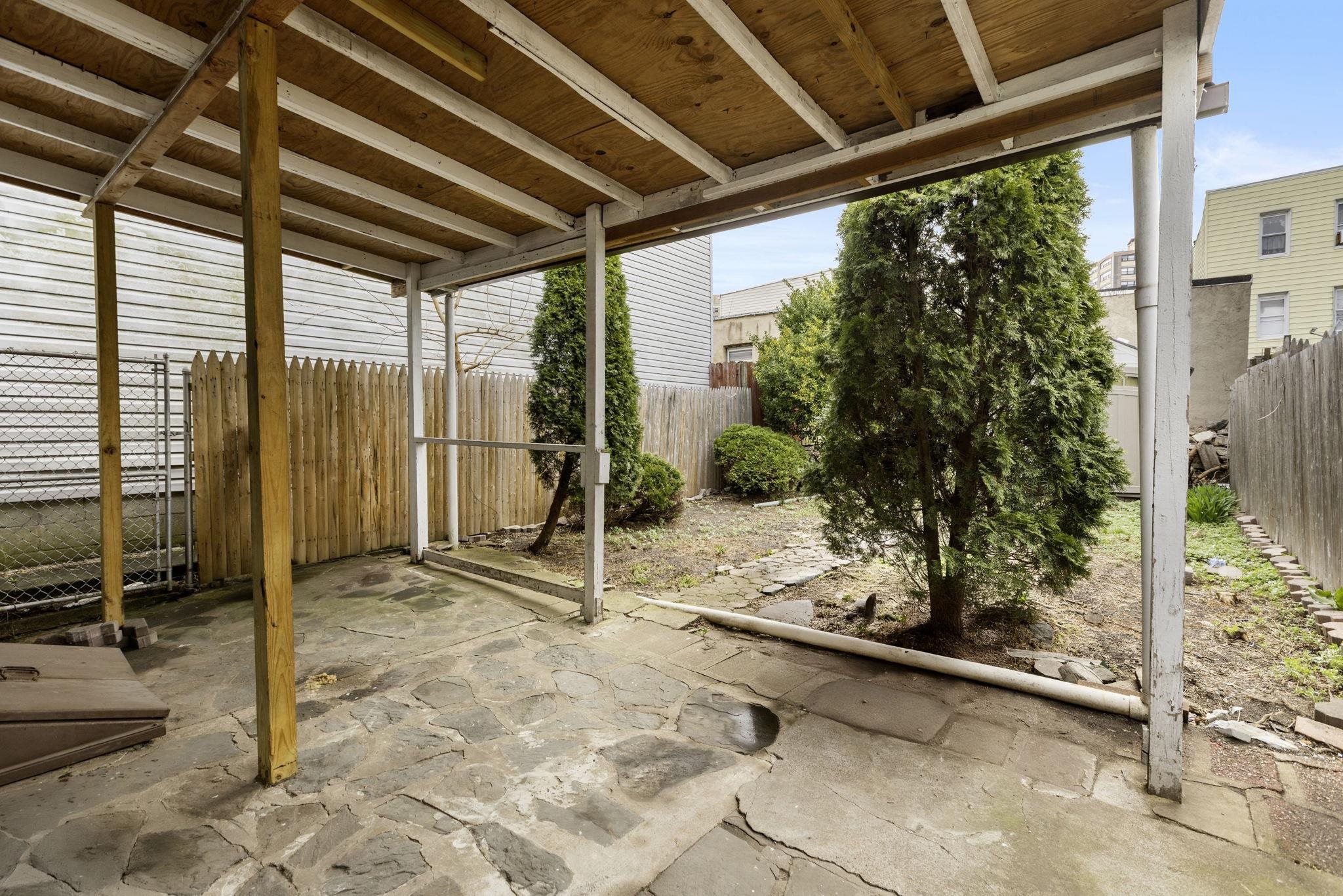 6203 Newkirk Ave, North Bergen, New Jersey image 14