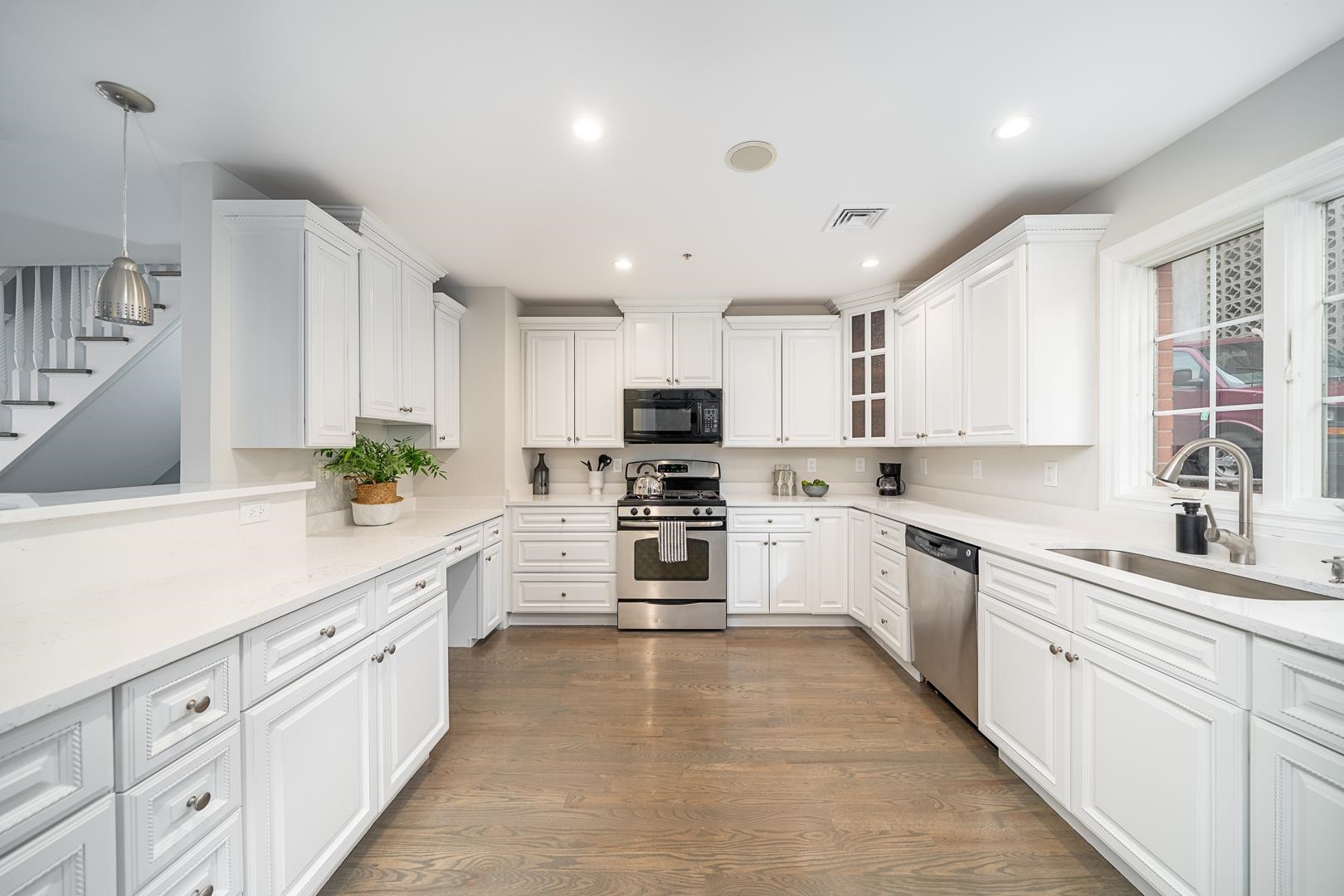 9033 Wall St #10, North Bergen, New Jersey image 8