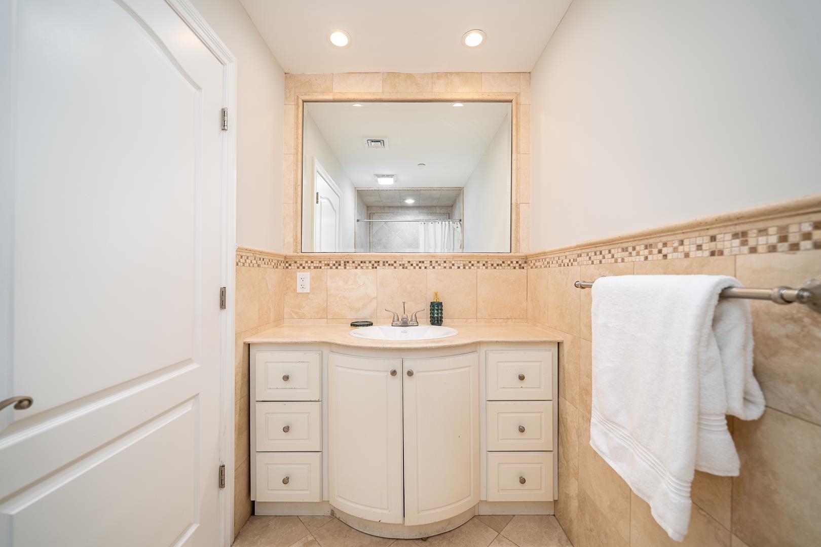 9033 Wall St #10, North Bergen, New Jersey image 17