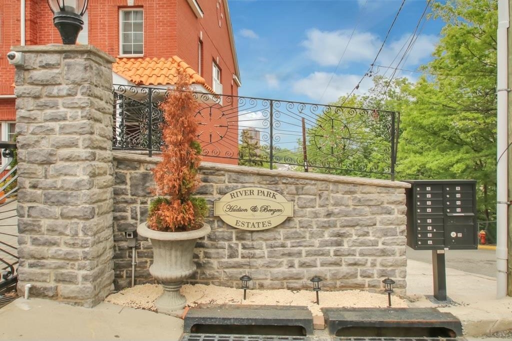 9033 Wall St #10, North Bergen, New Jersey image 29