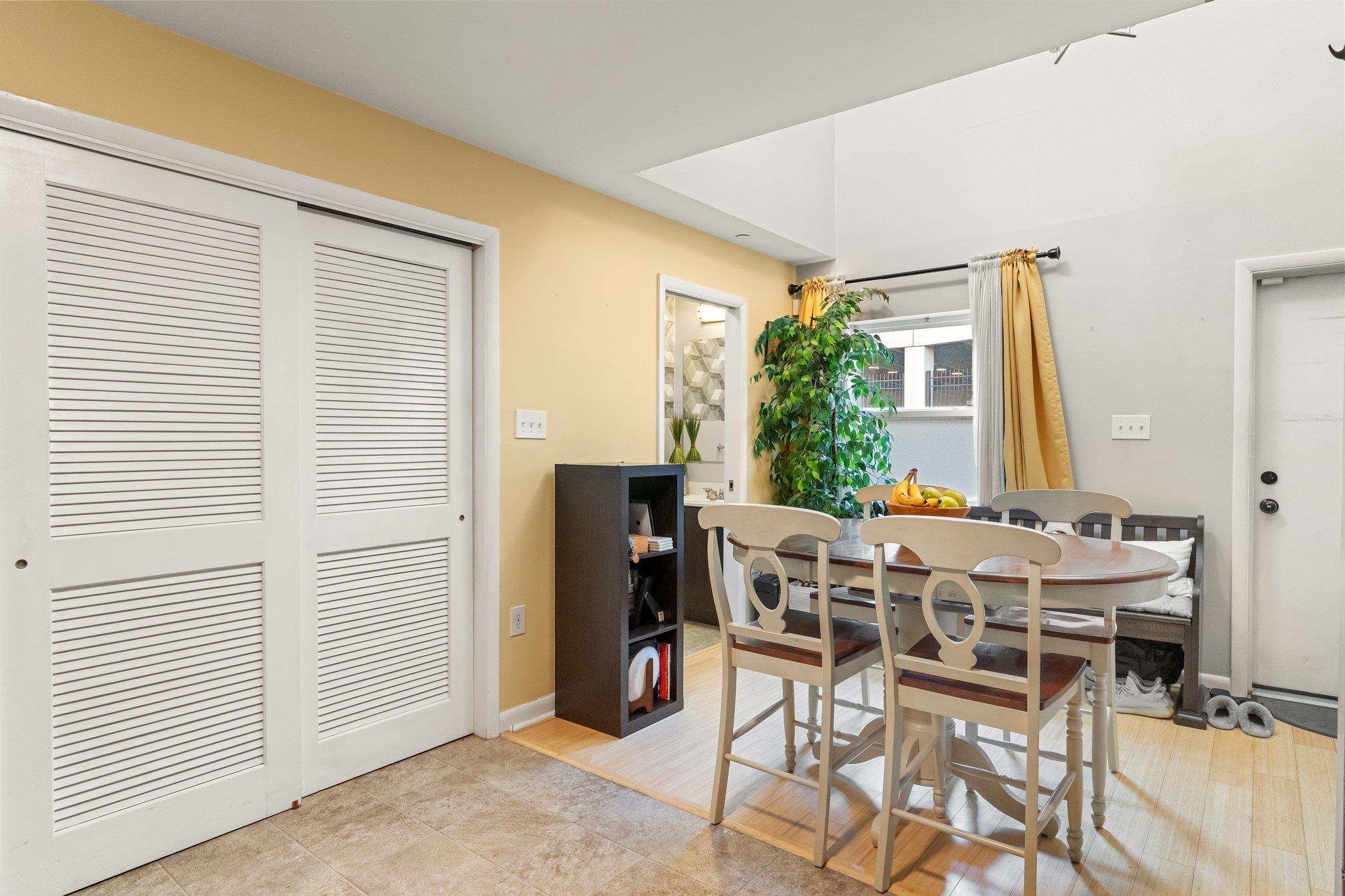 437 Rose Ave, Jersey City, New Jersey image 8