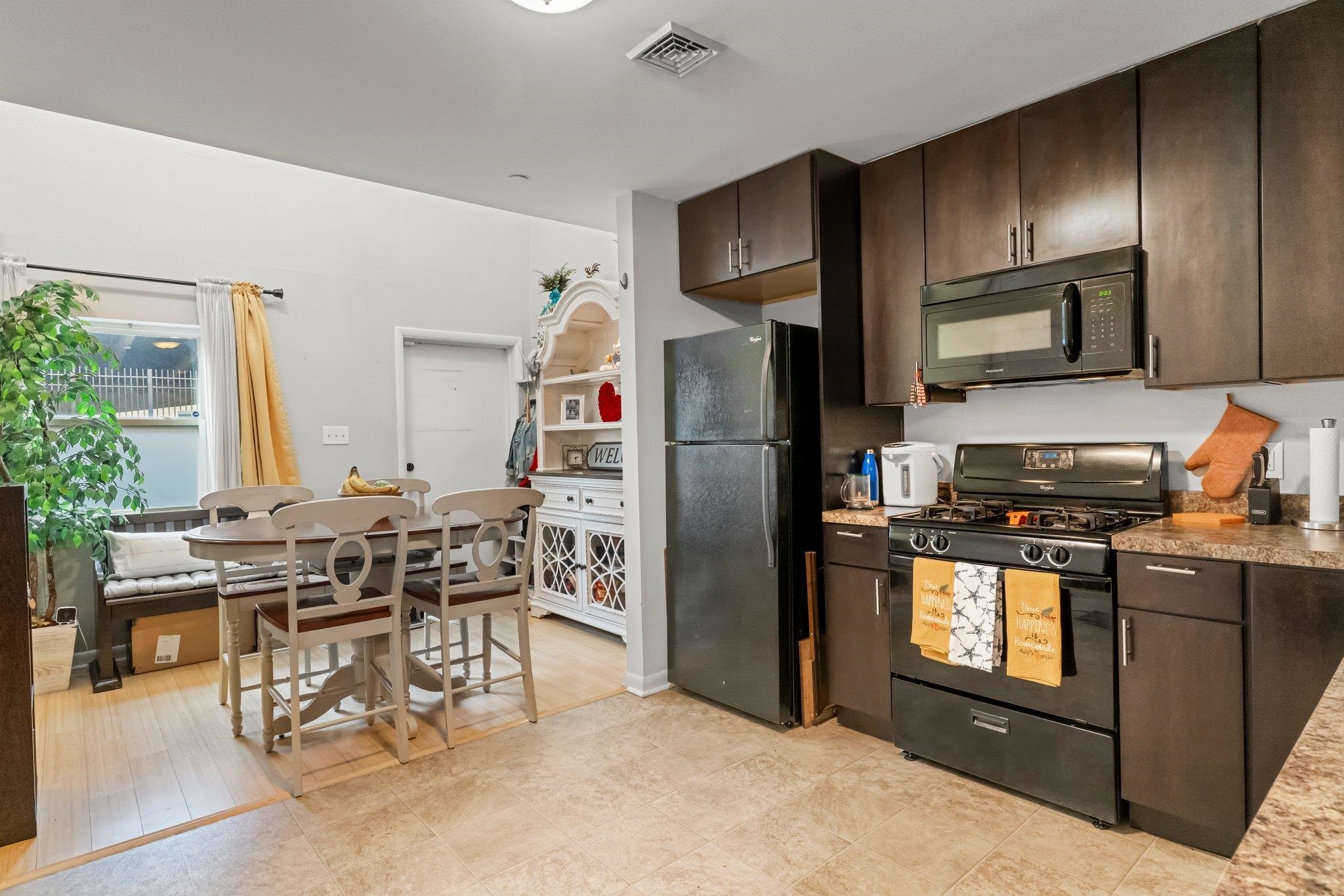 437 Rose Ave, Jersey City, New Jersey image 7