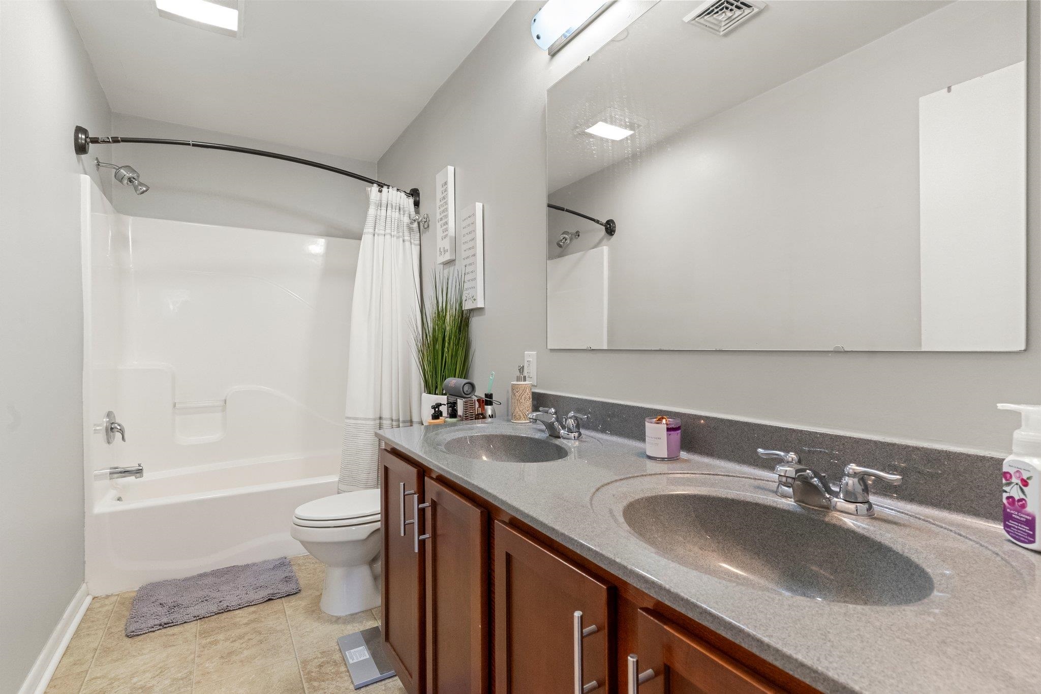 437 Rose Ave, Jersey City, New Jersey image 15