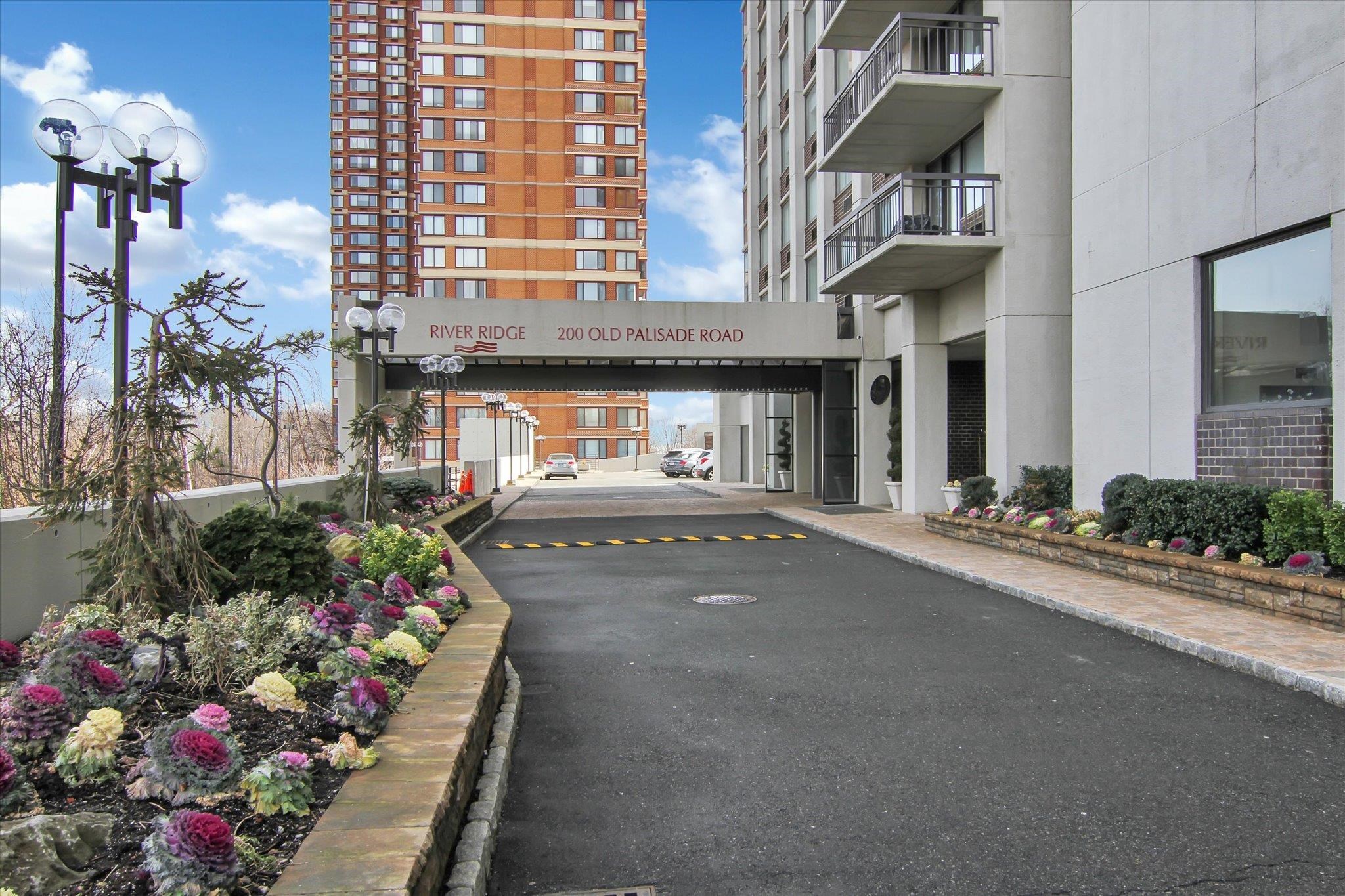 200 OLD PALISADE RD PH 4/5