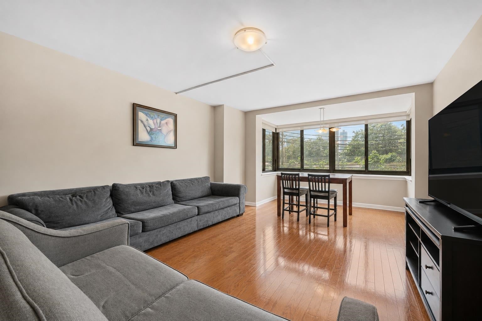 700 GROVE ST 2L