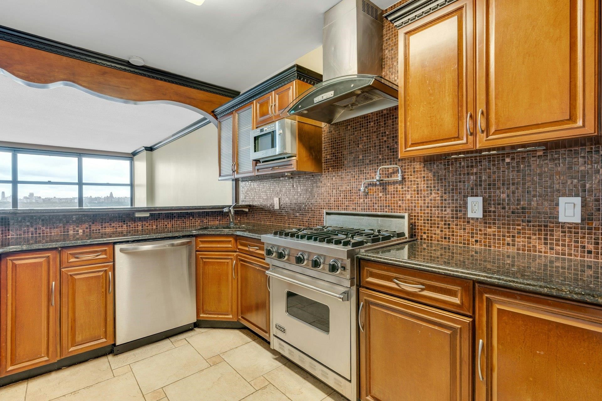 7002 Blvd East #19A, Guttenberg, New Jersey image 22