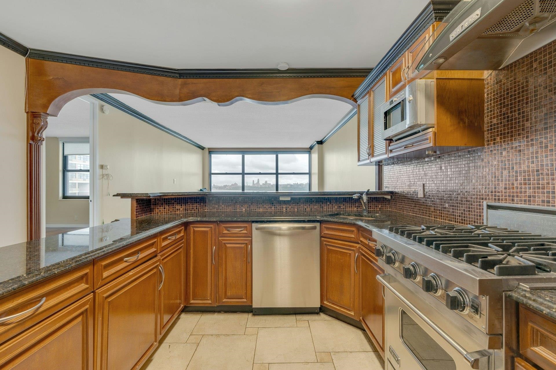 7002 Blvd East #19A, Guttenberg, New Jersey image 21