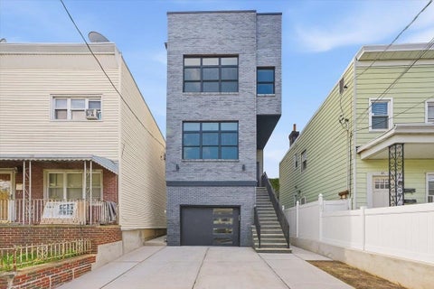 Multifamily For Sale - 24 West 19th St<br/> Bayonne, NJ 07002