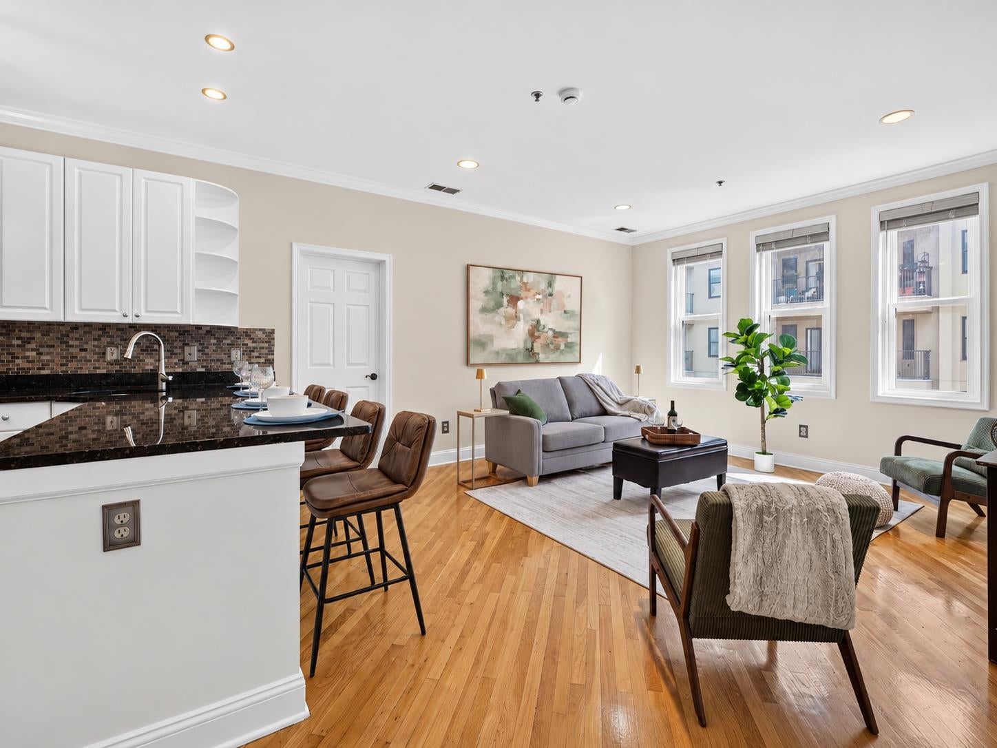 Search Homes 1 915 MADISON ST 4F