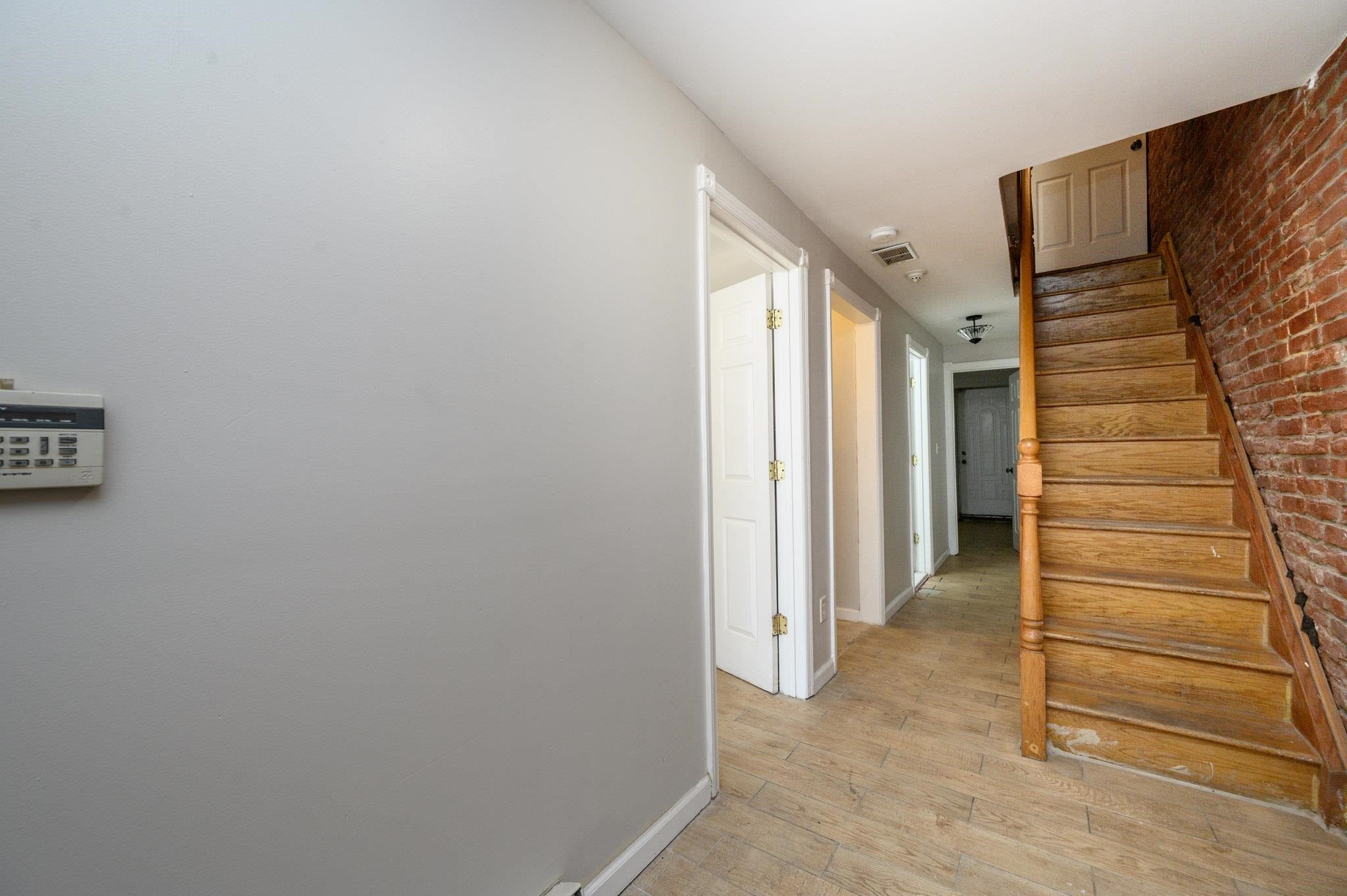 832 GRAND ST