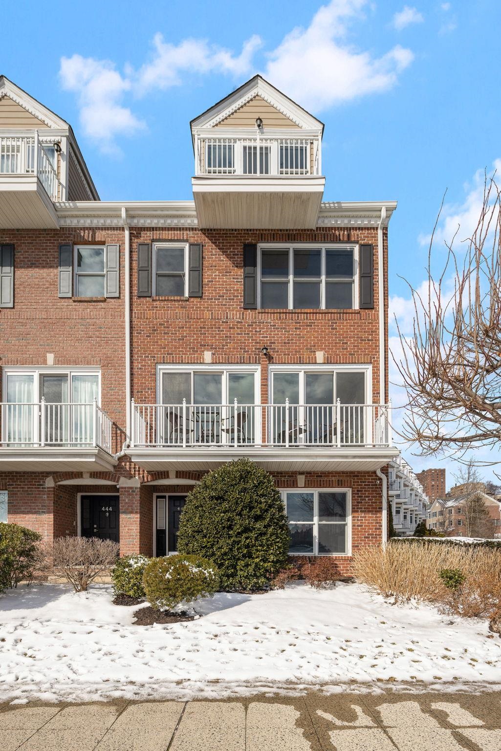 443 Albany Ct, West New York, New Jersey image 29