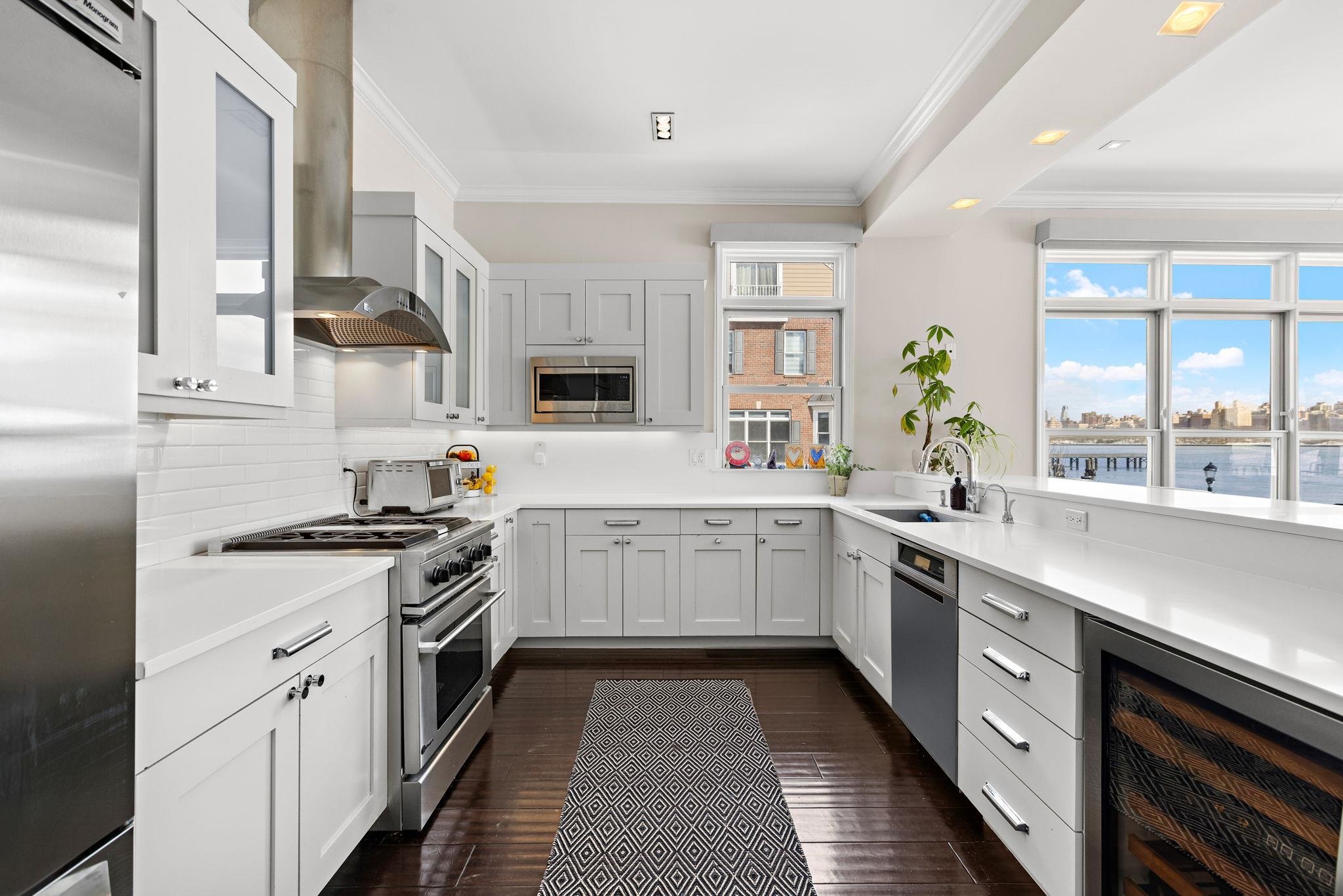 443 Albany Ct, West New York, New Jersey image 12