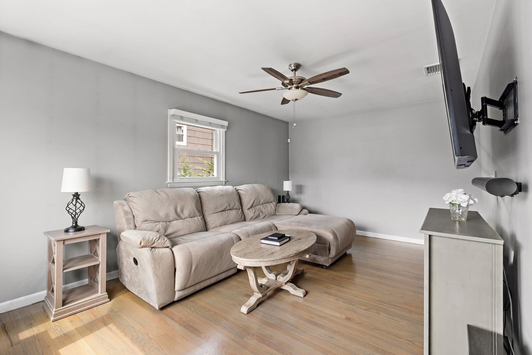 1137 STONEWALL LANE