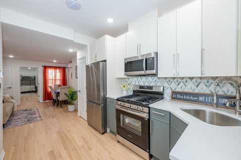 Condo For Sale - 38 Zabriskie St #3R<br/> Jersey City, NJ 07307