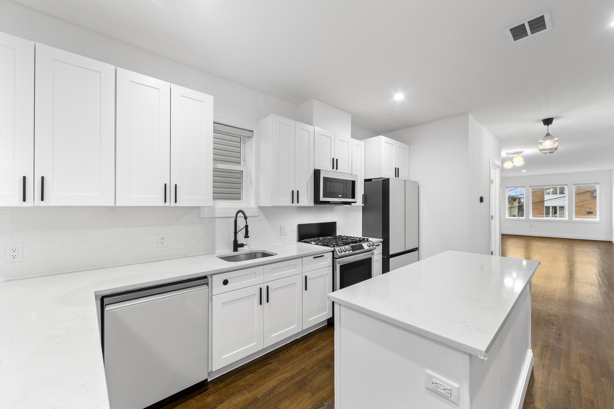 1603 71st St, North Bergen, New Jersey image 15