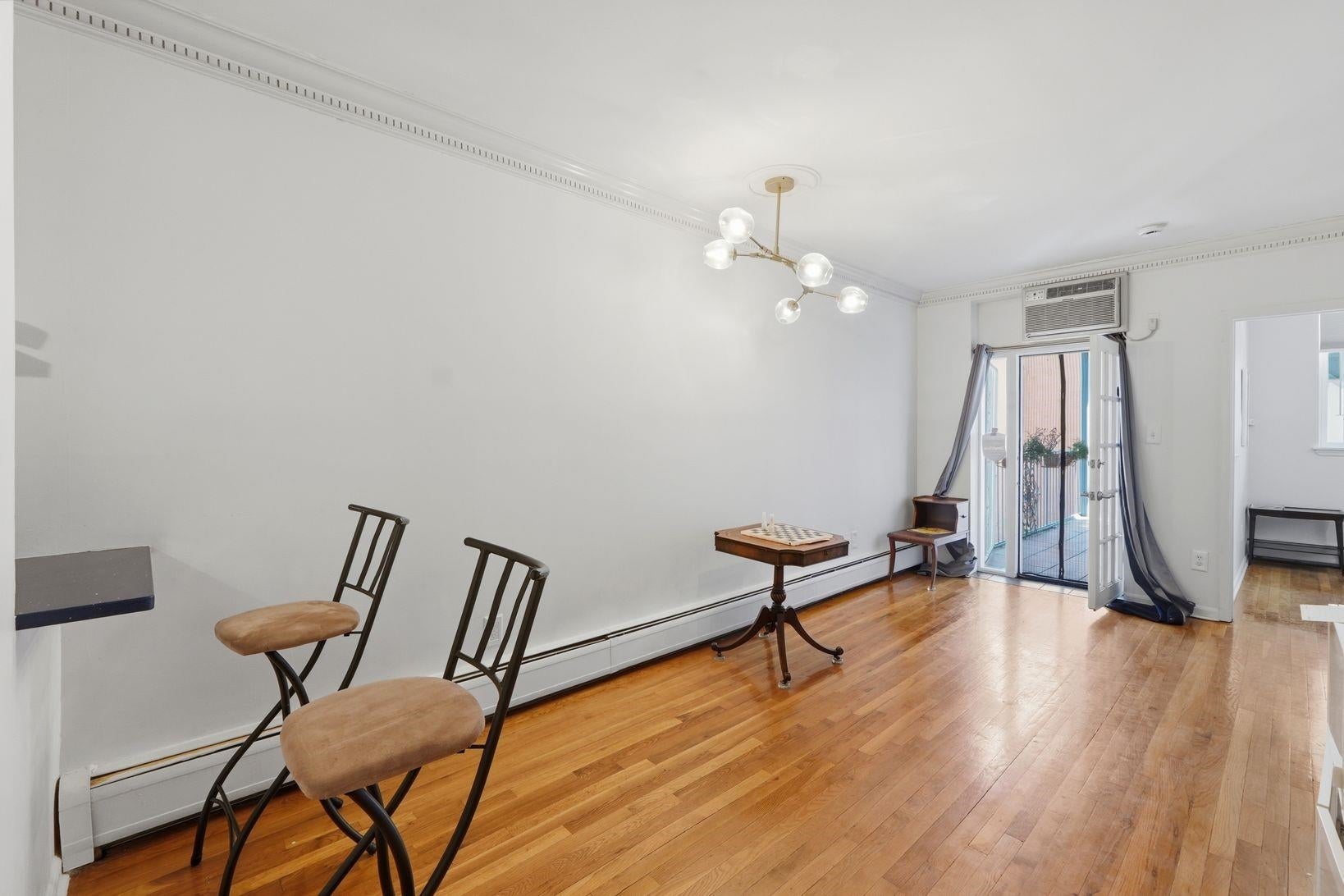 278 MONMOUTH ST 2L