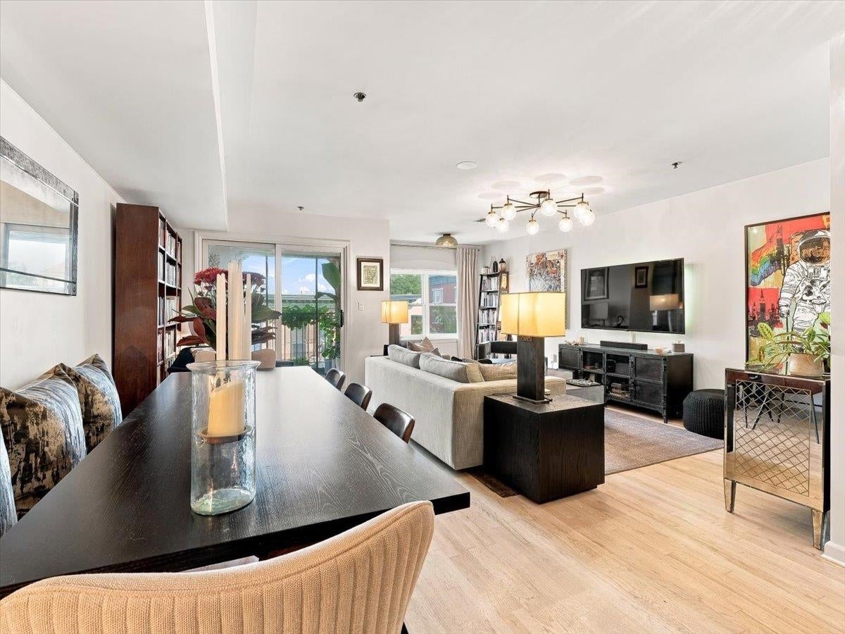 102 PARK AVE 4