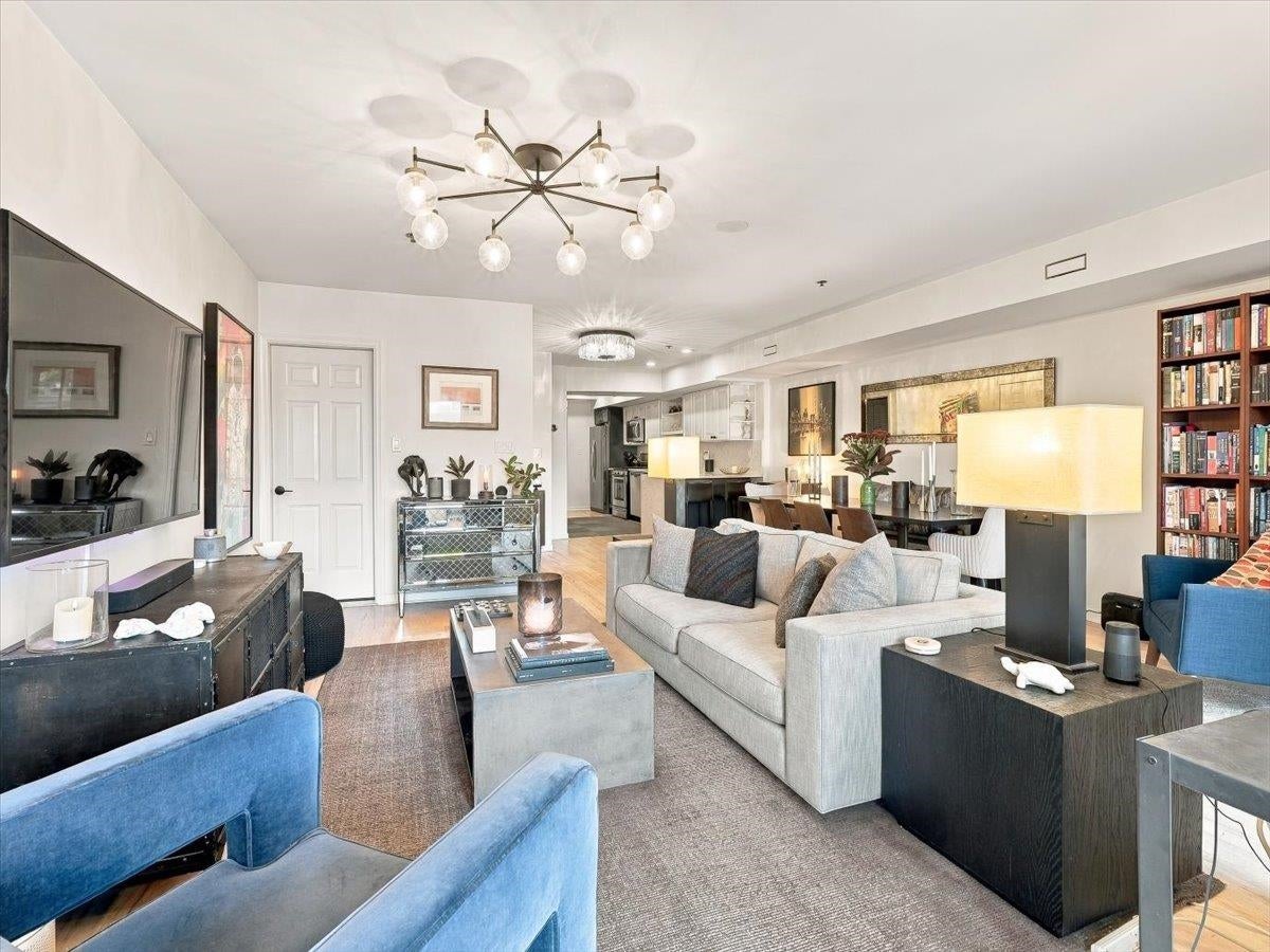 102 PARK AVE 4