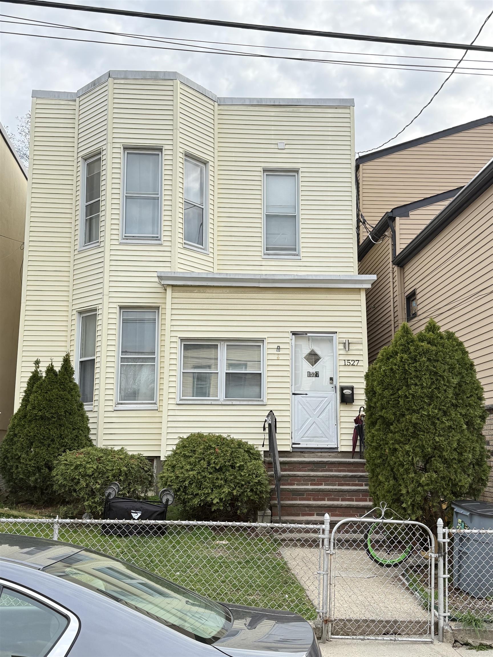 1527 38th St, North Bergen, New Jersey image 3