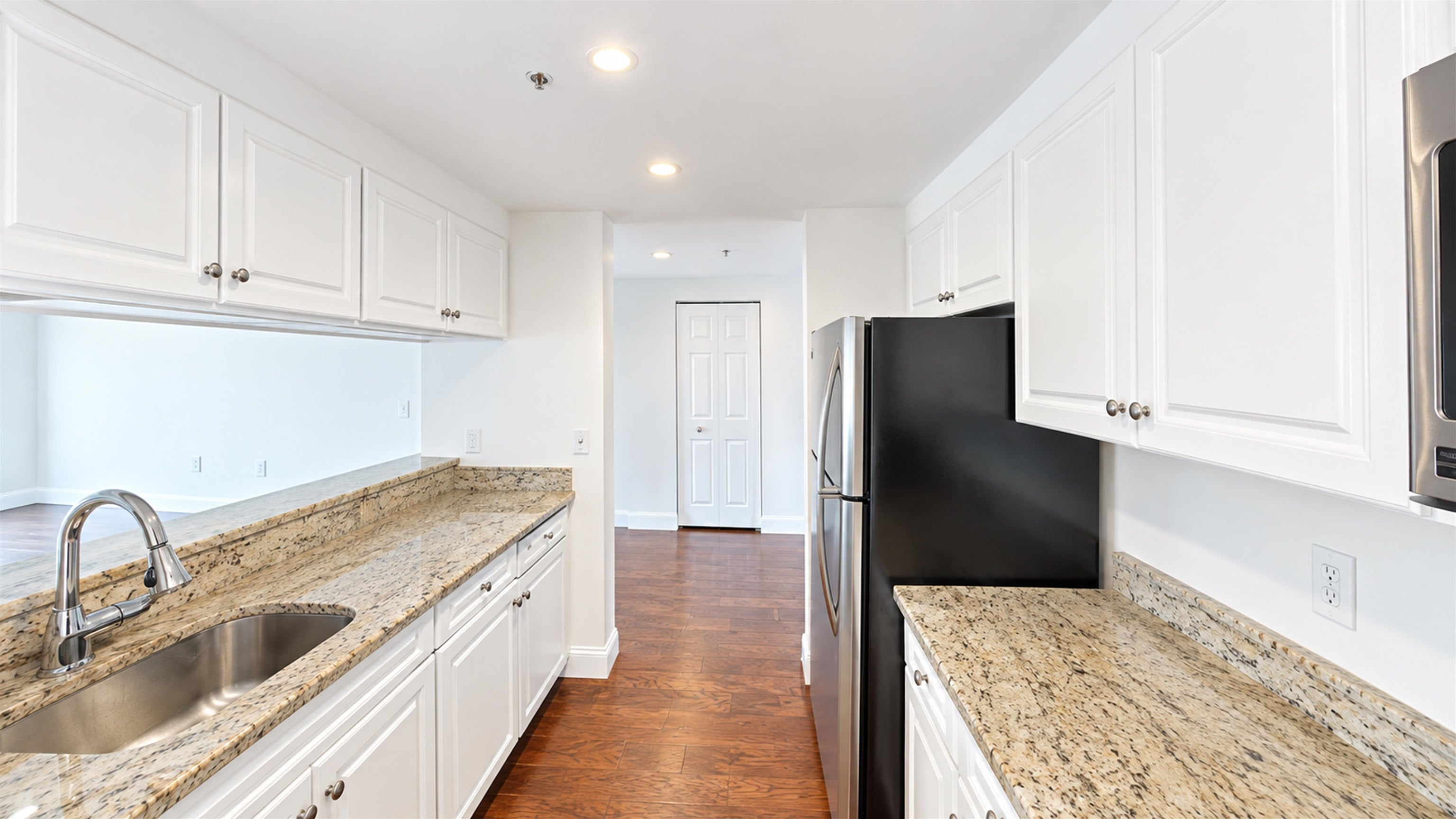 1 2ND ST 402