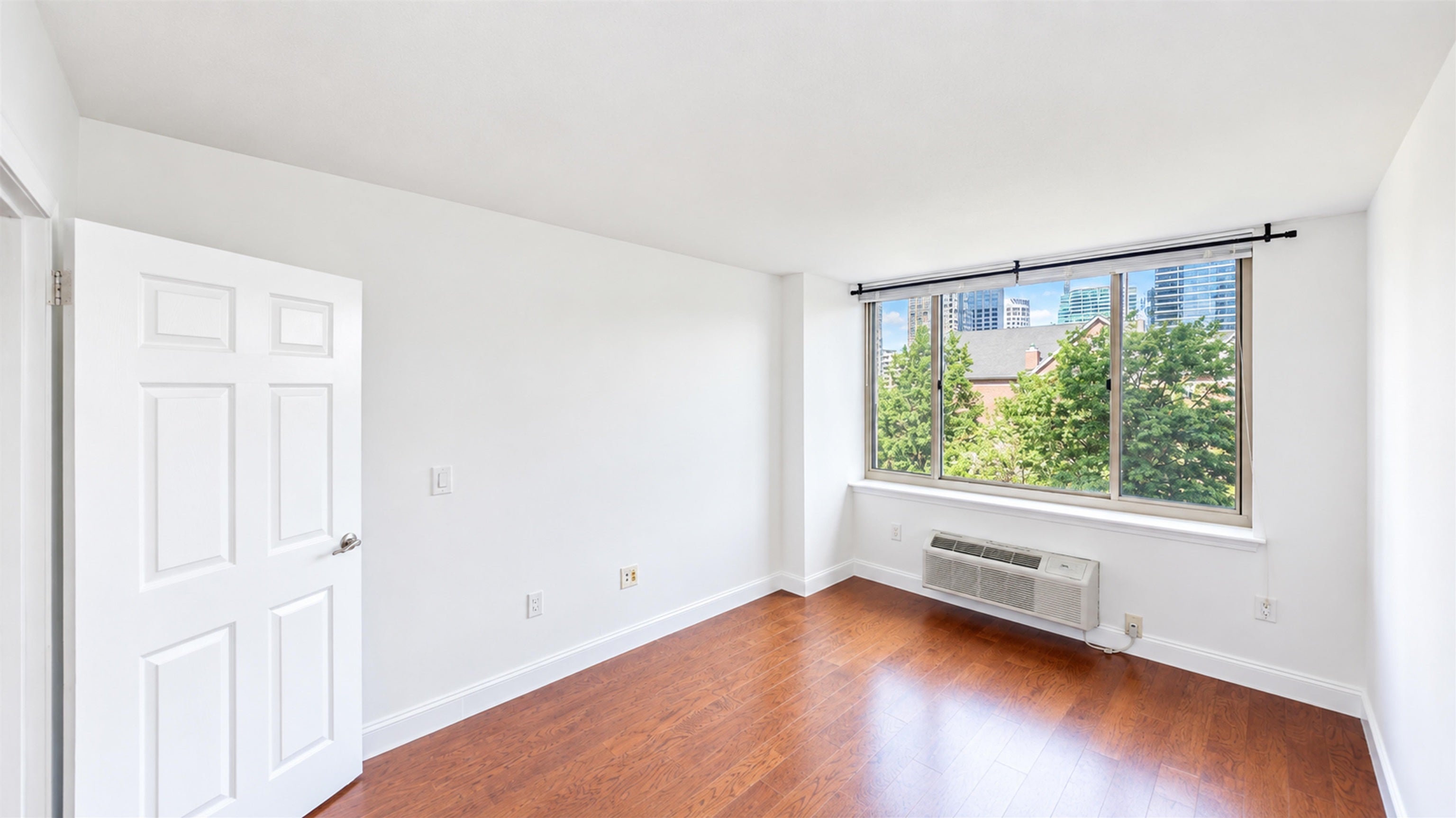 1 2ND ST 402
