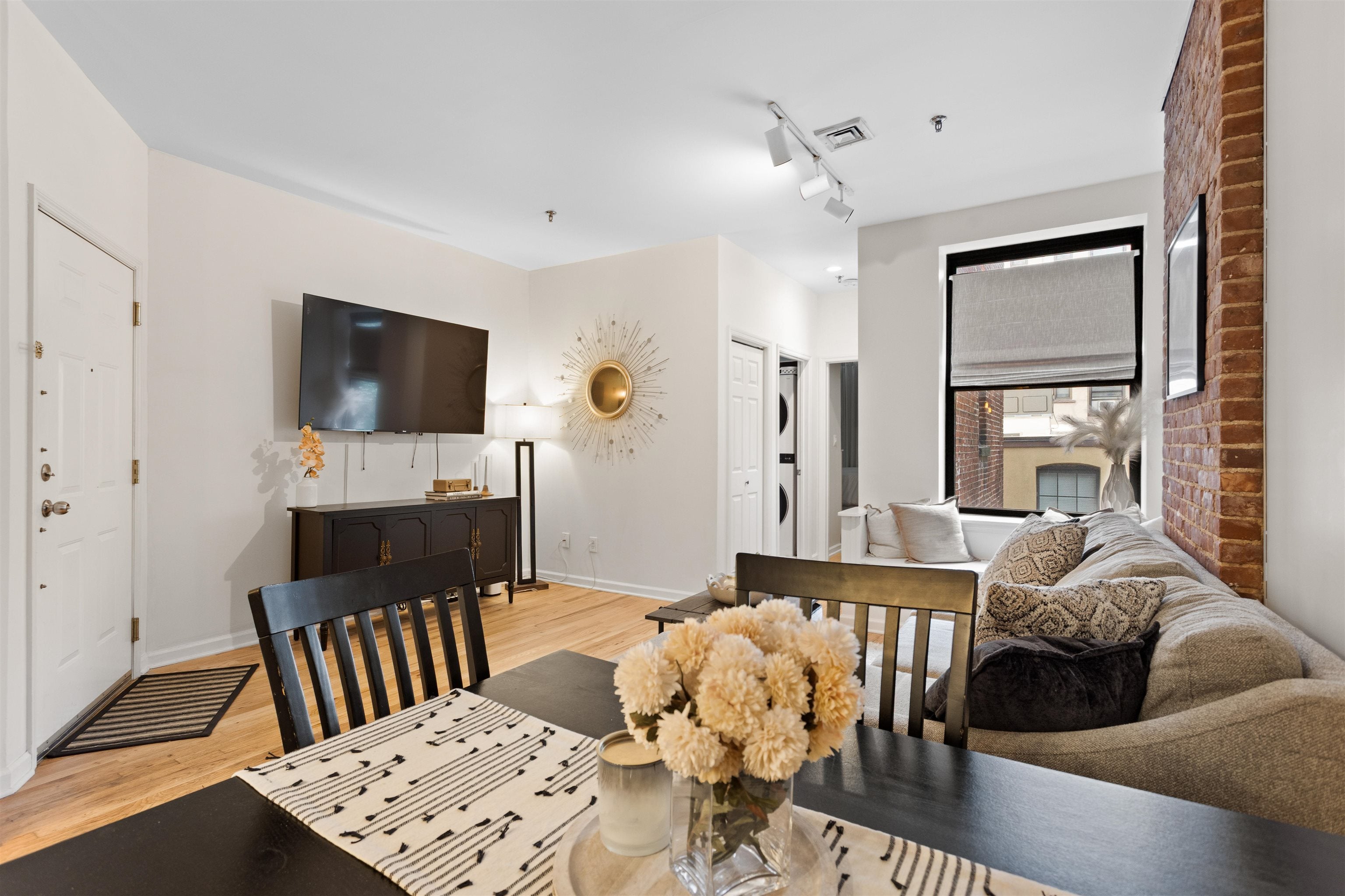 214 PARK AVE 2R