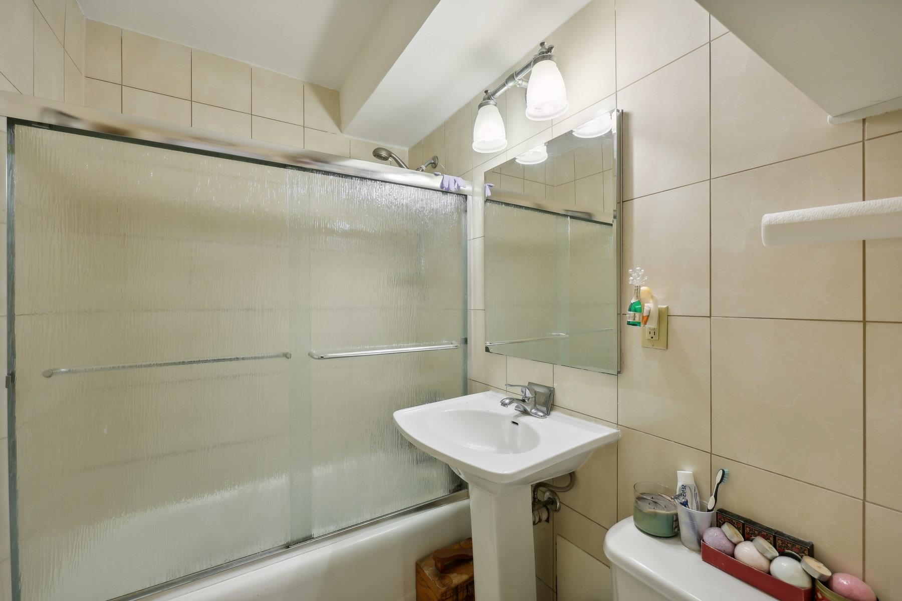 500 Central Ave #1713, Union City, New Jersey image 8