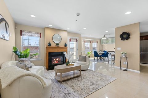 Condo For Sale - 22 Marina Dr<br/> Bayonne, NJ 07002