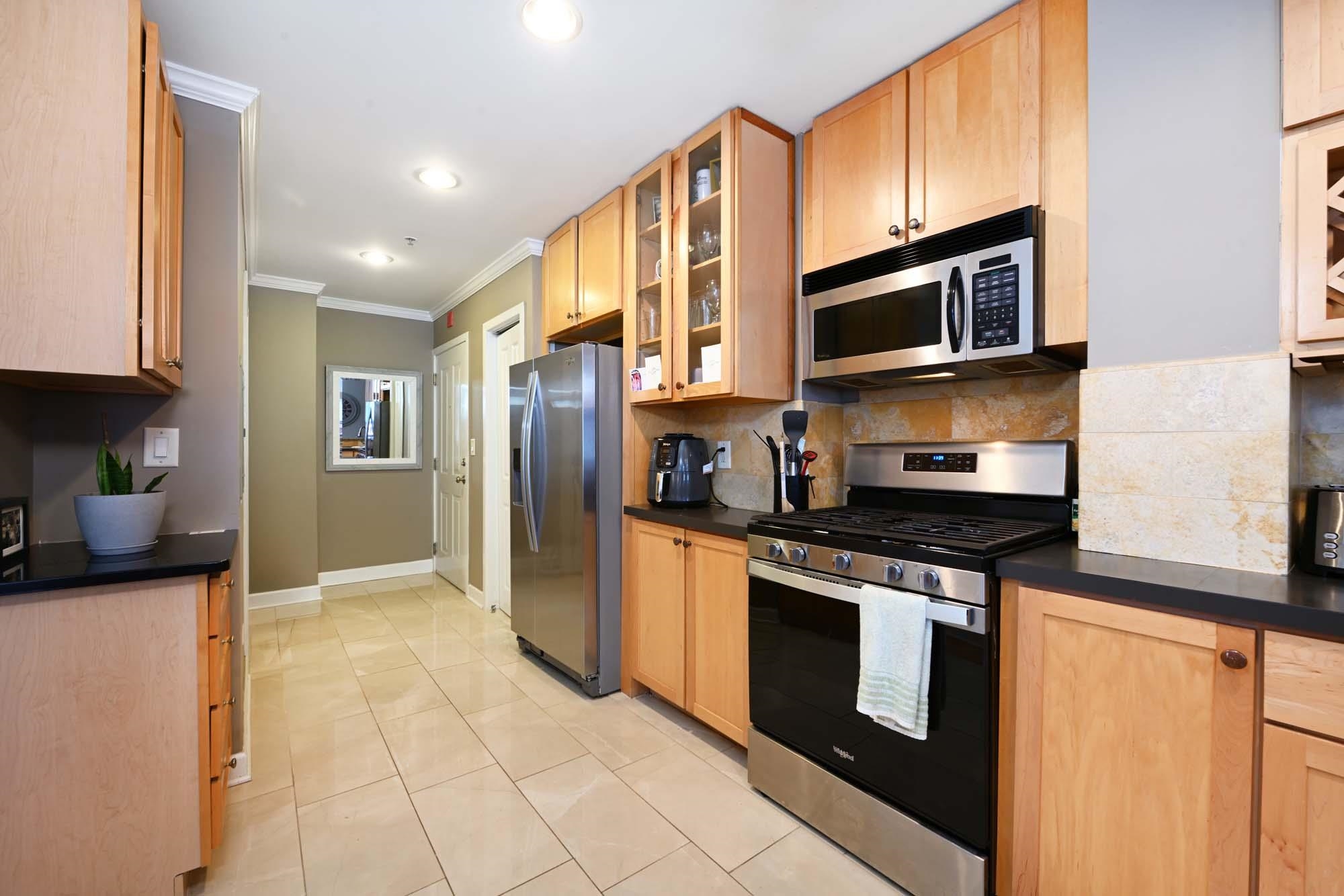610 Newark St #8D, Hoboken, New Jersey image 4