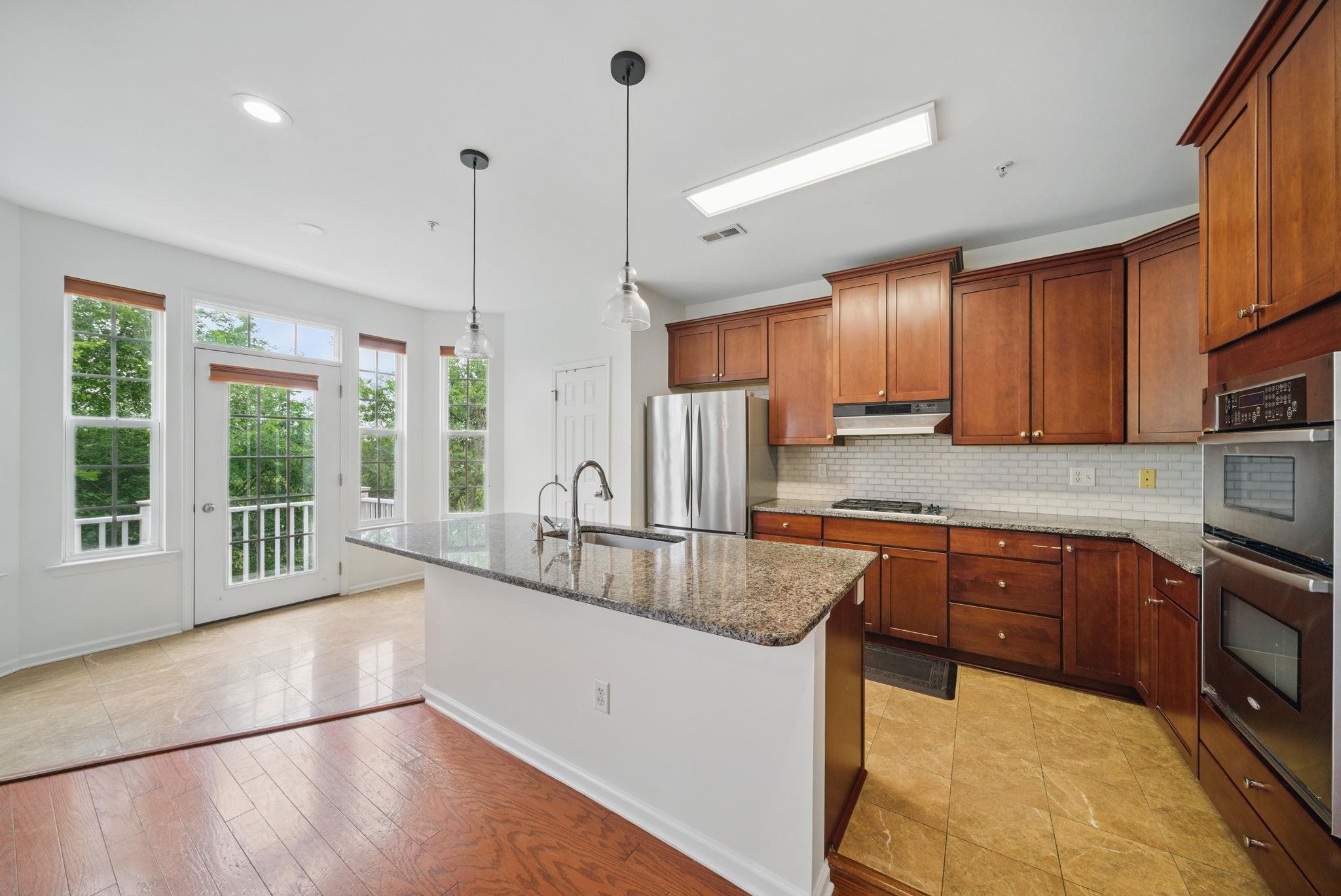 28 Creekside Ct #28, Secaucus, New Jersey image 5